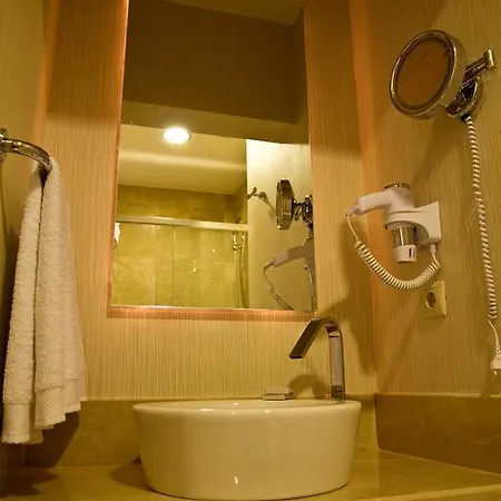 Hotel Au Pera 5*