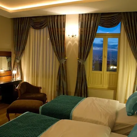 Au Pera Hotell 5*
