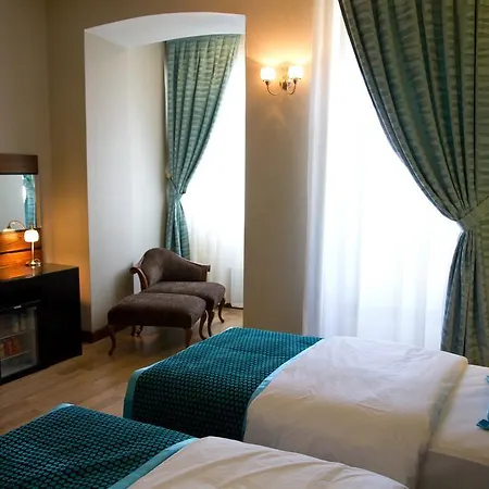 Au Pera Hotell 5*