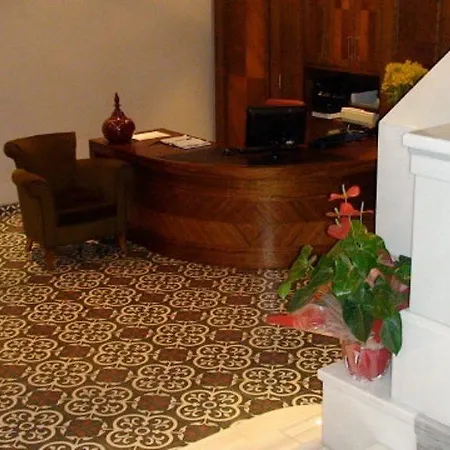 Hotell Au Pera 5*