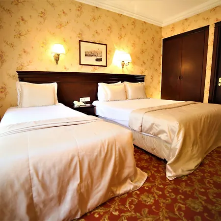 Au Pera Hotel 5*