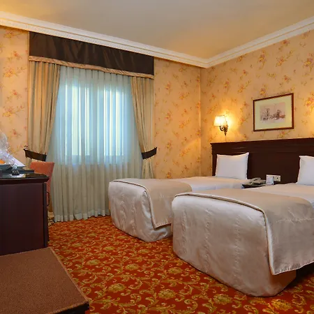Au Pera Hotel